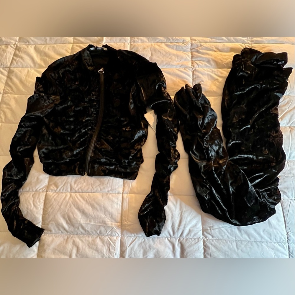 NWT Elite Collection Black Velour 2-piece fitted sweatsuit. Women’s size XL. - Picture 1 of 11